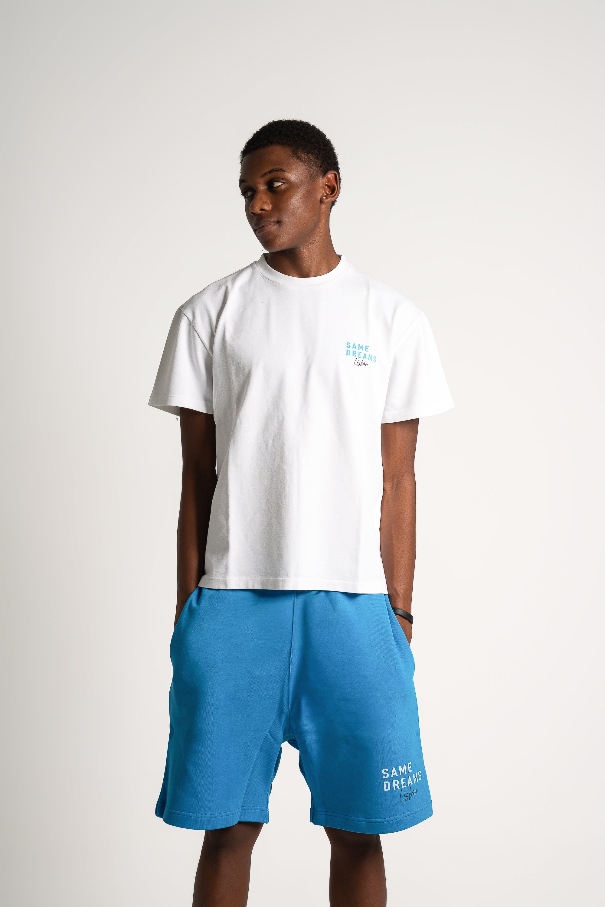 AUTHENTIC T-SHIRT