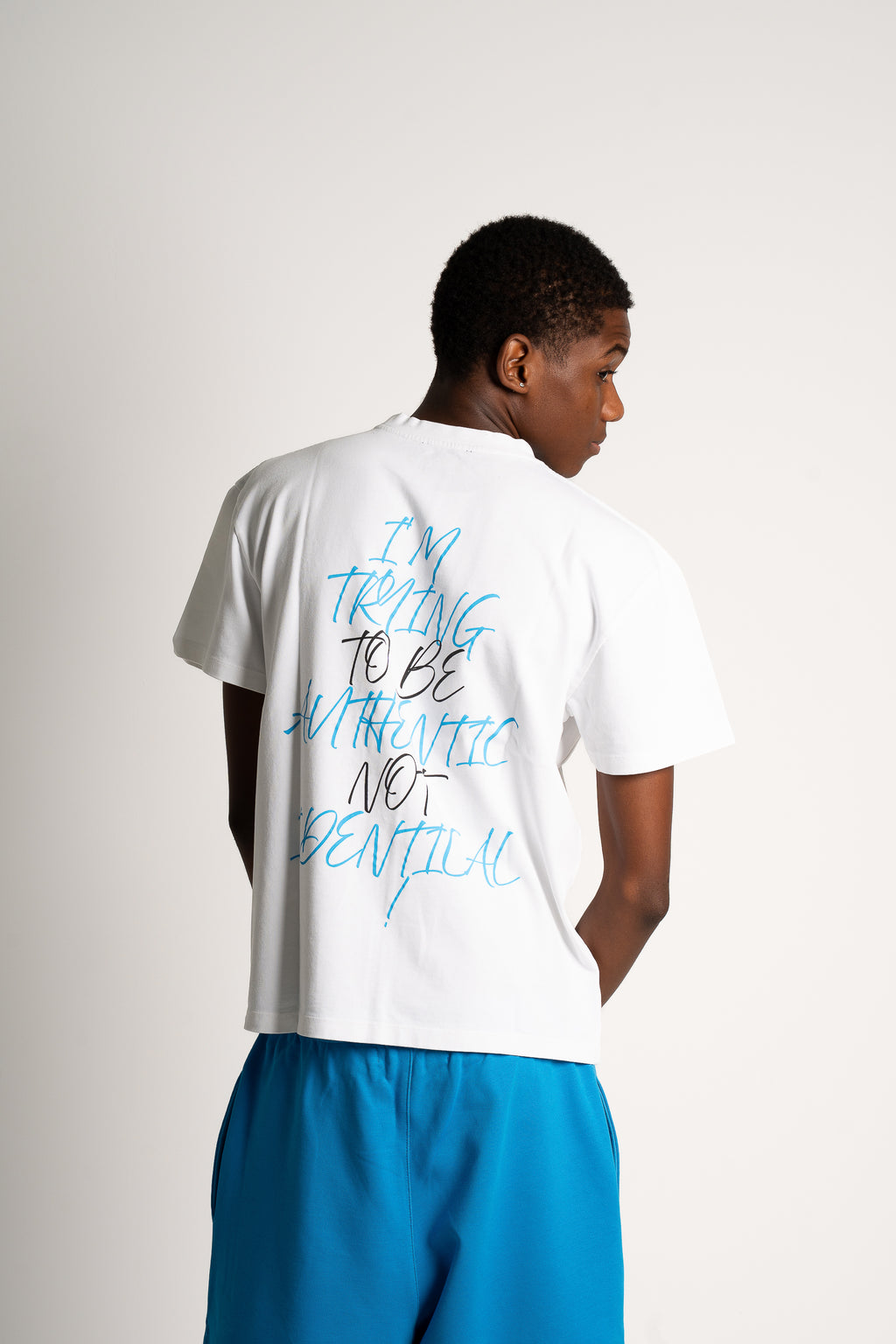 AUTHENTIC T-SHIRT