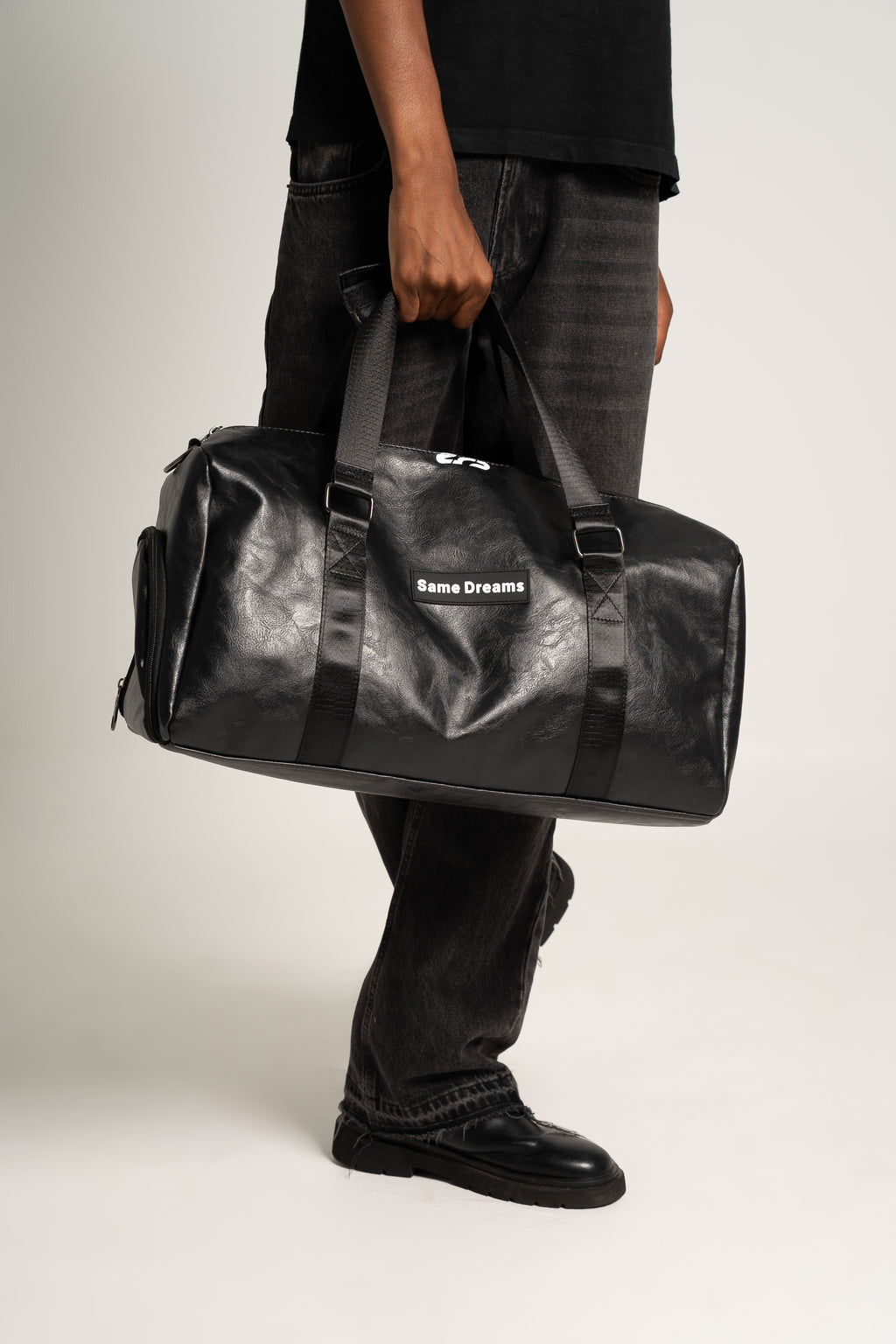 LEATHER DUFFLE BAG