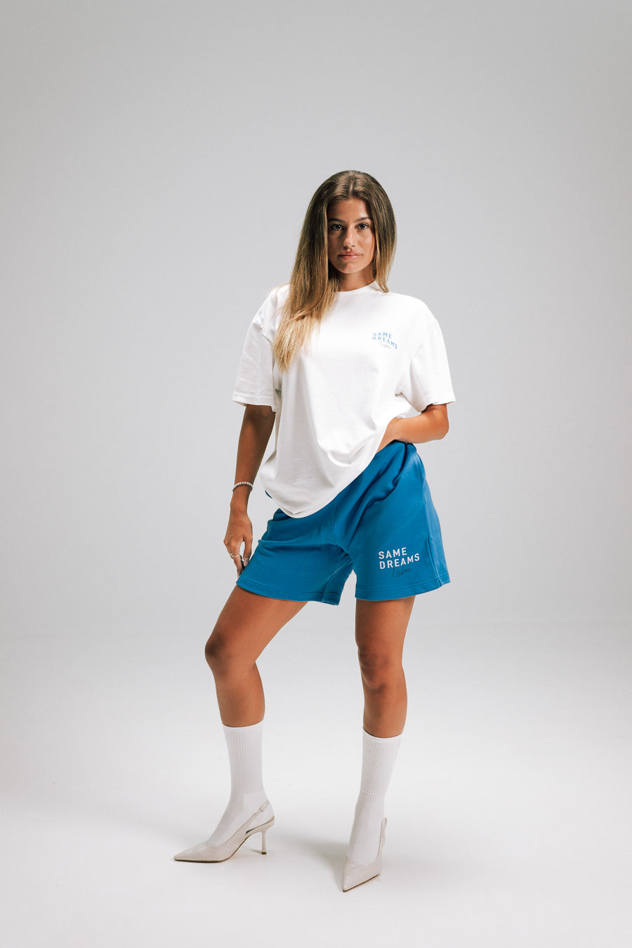 AUTHENTIC SHORT